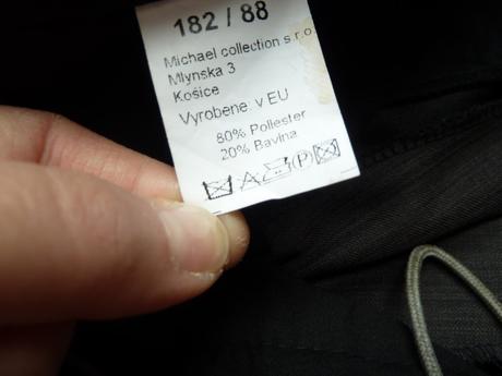 Tmavosivy pansky oblek, l