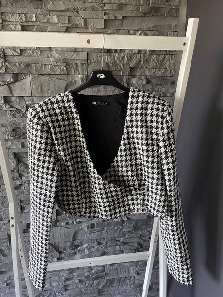 Zara v.l sedi na m male l, zara,l