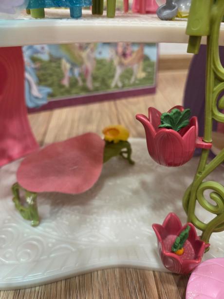 Schleich trblietajúci kvetinový dom 42445, 