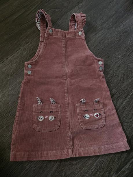 Menčestrové šaty, george,116