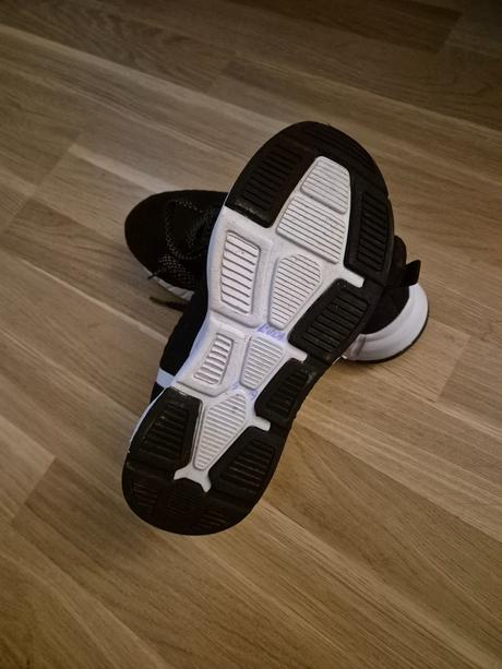 Tenisky, authority,38