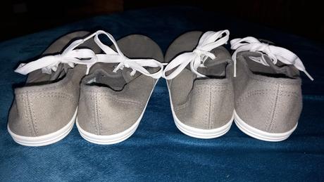 Plátene tenisky, 32