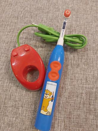 Elektrická zubná kefka, 