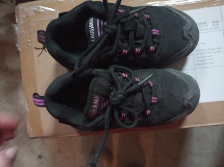 Turistické topánky, 28