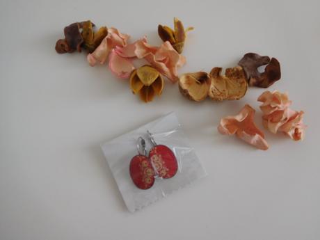 Náušnice do červena,, 