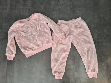 Teplé chlpaté pyžamko, 98