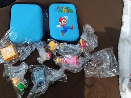 Figúrky a box super mário,