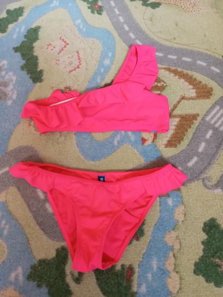 Plavky s volanikom, 140