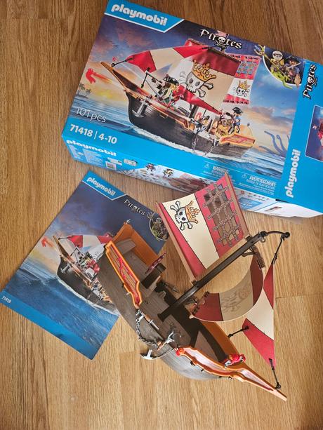 Playmobil pirátska loď, 