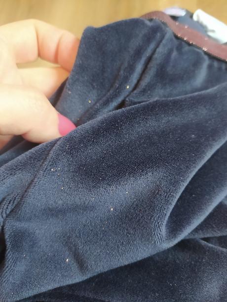 Zamatové legíny, 98