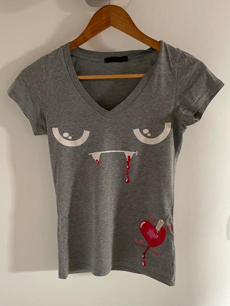 Svetlosivé tričko s upírom veľkosť 158 (xs), 158