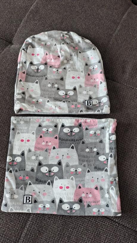 Krásny set čiapka+ nákrčník, 110