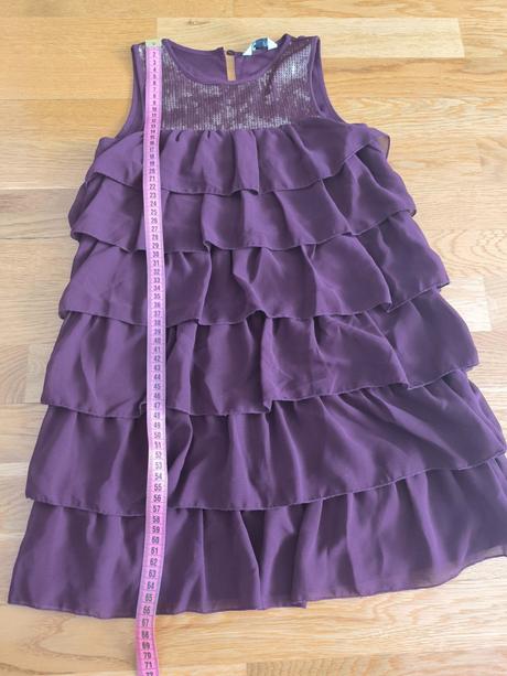 Fialové šaty, 128