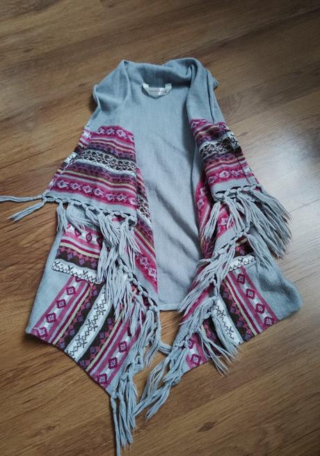 Vestička so strapcami, 104