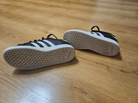 Adidas tenisky, 35