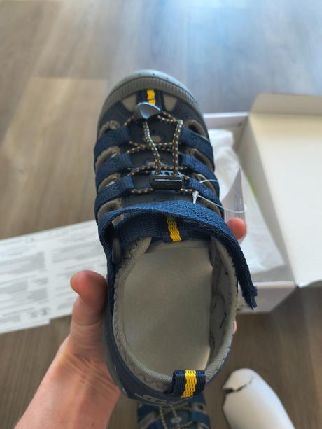 Nove sante sandale 32, santé,32