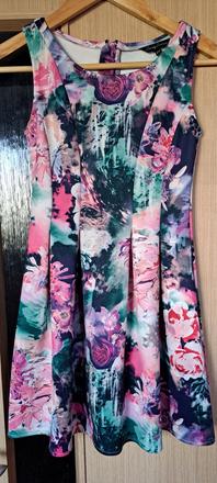 Kvetinkové šaty, 140