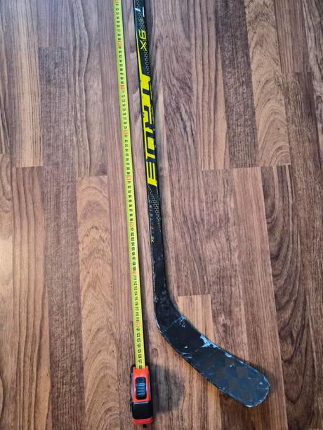 Hokejka true catalyst 9x junior,