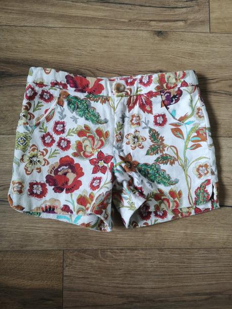 Šortky, zara,128