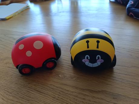 Včielka a lienka na kolesách, 