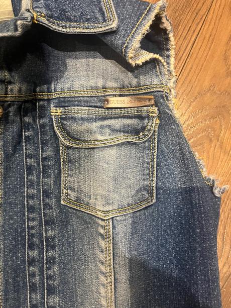 Riflova vesta guess m, guess,m