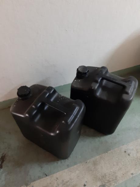 Kanister plastový 20 l čierny, 