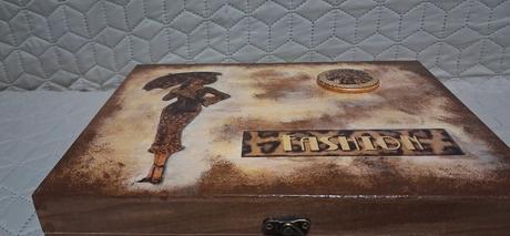 Veľká drevená šperkovnica, 