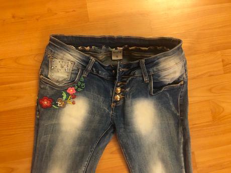 Rifle vyšívané, s