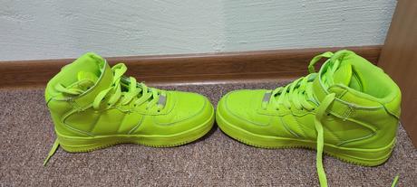 Moderné tenisky, 34