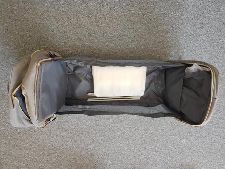 Batoh pre mamy - turistická postieľka v batohu,