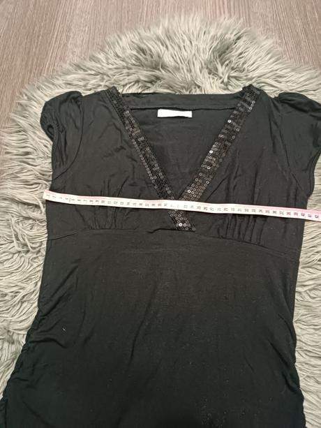 Tričko s výstrihom veľ. m, m