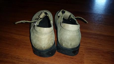 Kožené sandále, 25