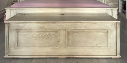 Truhlica z masivu patina,