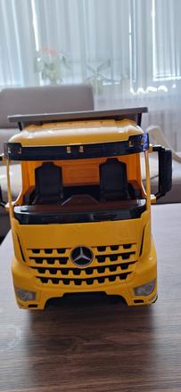 Plastový mercedes,