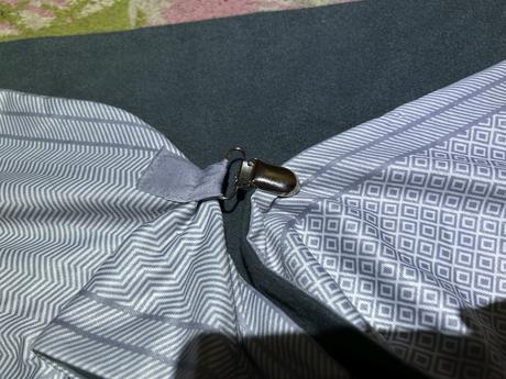 Hrejivá trojuholníková šatka,