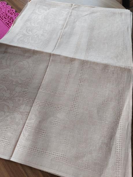 Luxusné kvalitné textilné prestieranie 4+4,