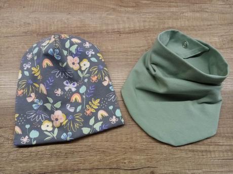 Čiapka so slintáčikom, <50 - 158