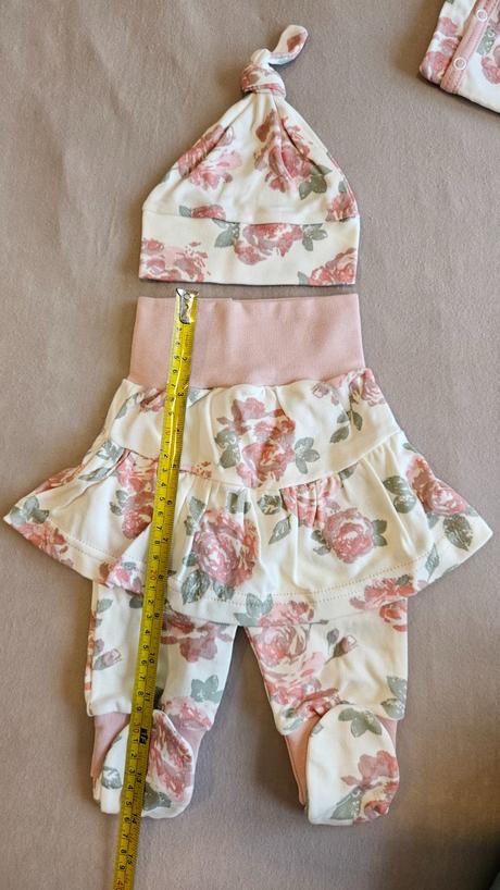 3-dielna súprava body, polodupačky a čapička, 62