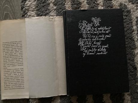 Leteli sokoli nad javorinou (1977),