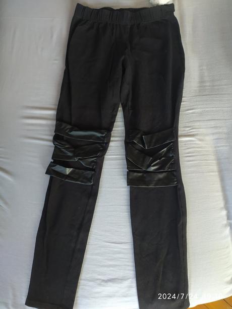 Dámske oblečenie, s