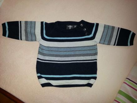 Pekny frajersky svetrik hore na tri gombicky, h&m,74