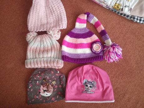 Čiapky na cca 2-3 roky, 