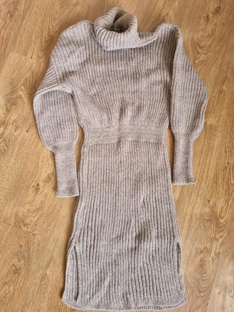 Pletené šaty, 