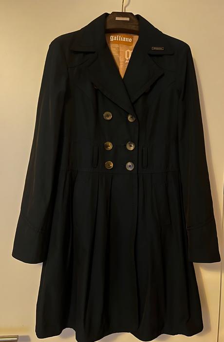 Galliano trenckot, s