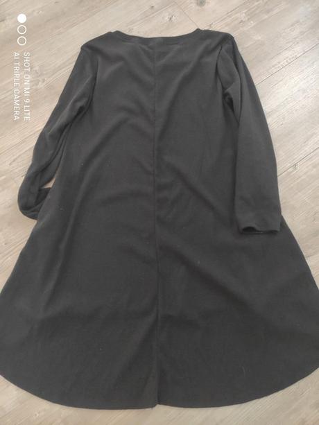 Cierne asymetrické šaty, 