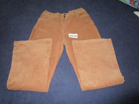 2342. menčestrové  nohavice, xl