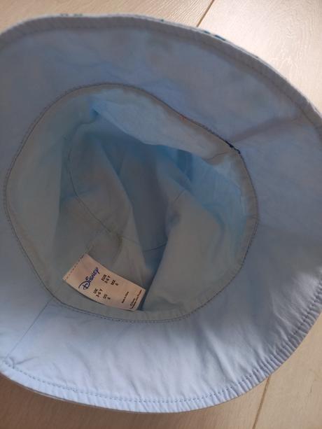 Klobúčik, disney,110