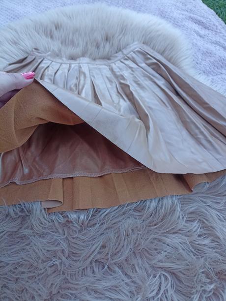 Sexy kožená sukňa, m