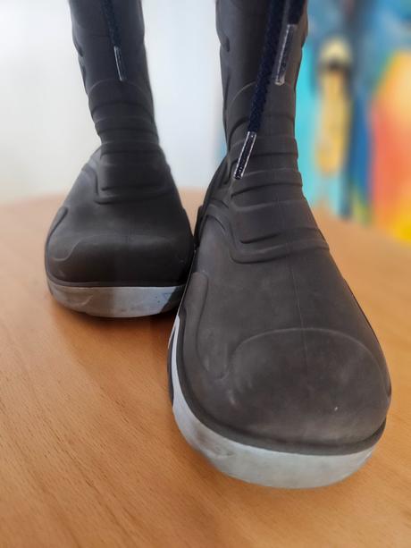Gumáky, lupilu,28