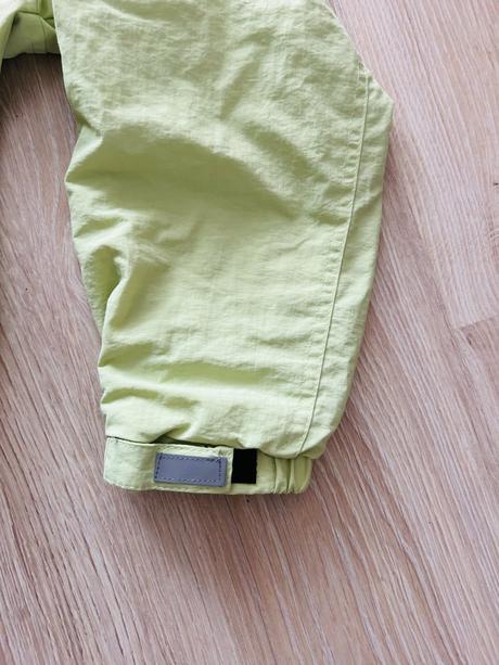 Skvelá reflexná bunda značky bershka, bershka,s